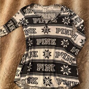 PINK Victoria's Secret Black and White Snowflake Long Sleeve Top